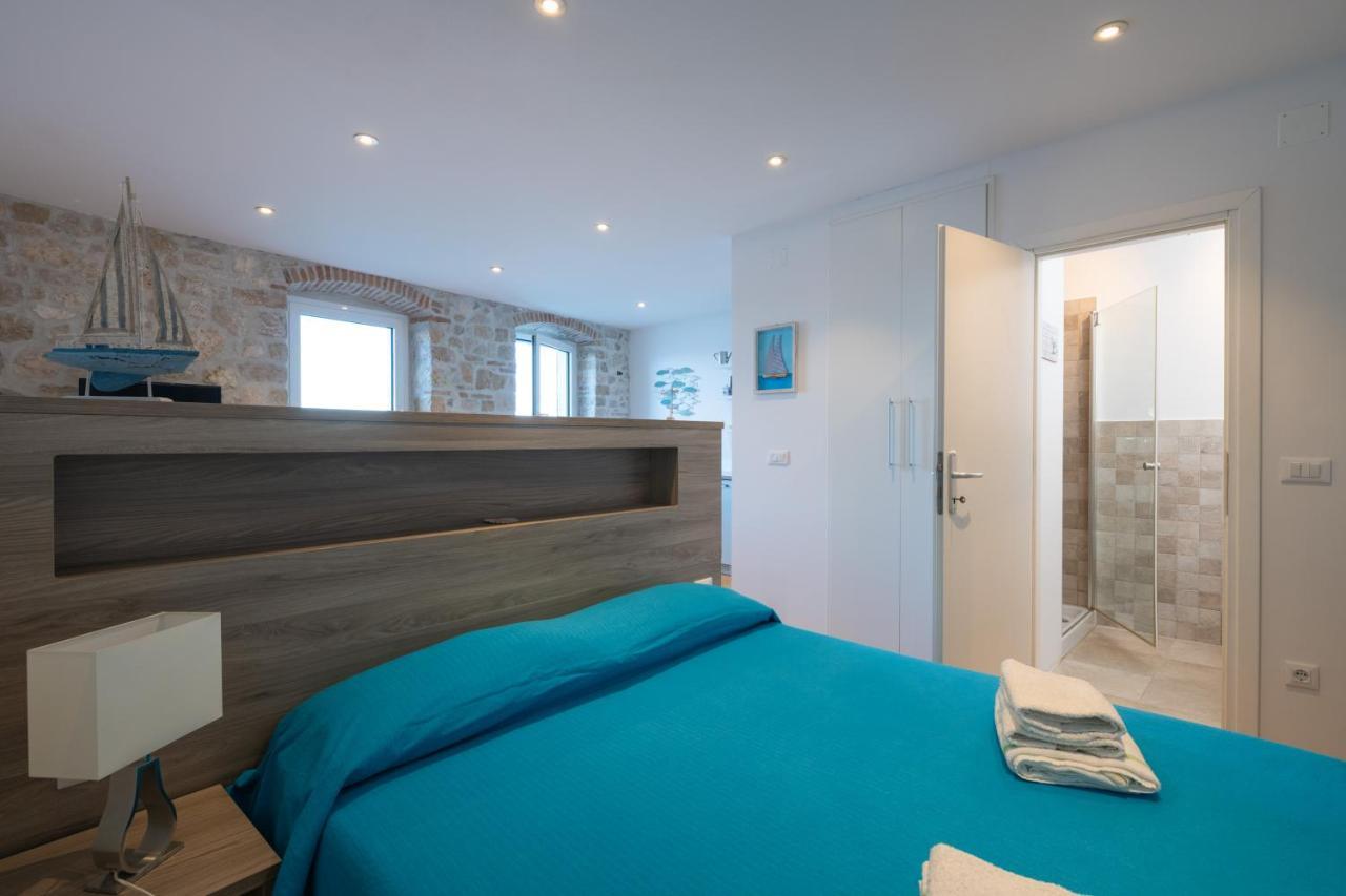 דירות רוביני Blue Sea View מראה חיצוני תמונה